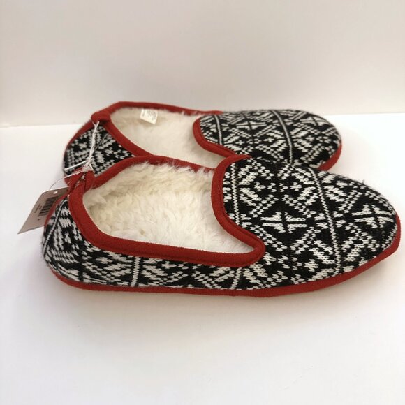 GAP (M) Soft Fair Isle Slippers Knit Faux-Fur Red Black Navy White Size 7 8 7.5 - Picture 4 of 11